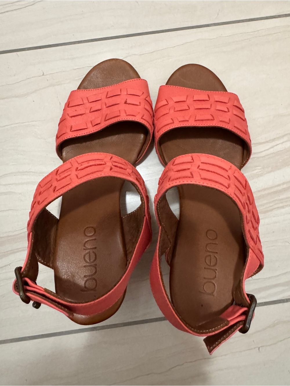 Bueno Misty Wedge Sandles in Coral  Leather Sz 38 - Picture 9 of 13